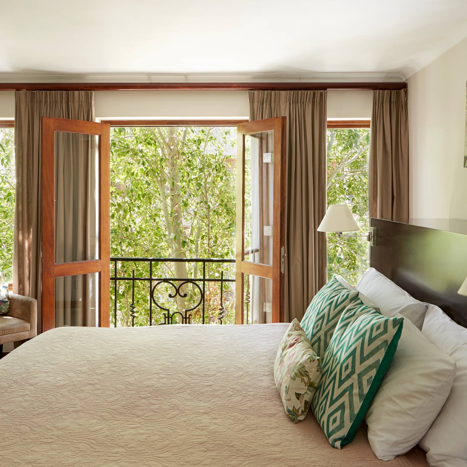 Bayflowers Guest House - Image 5