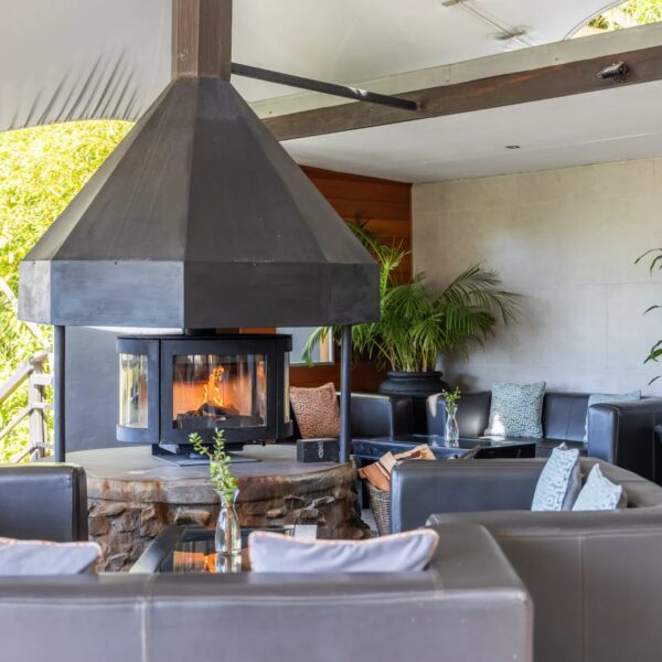 Hog Hollow Country Lodge - Image 9