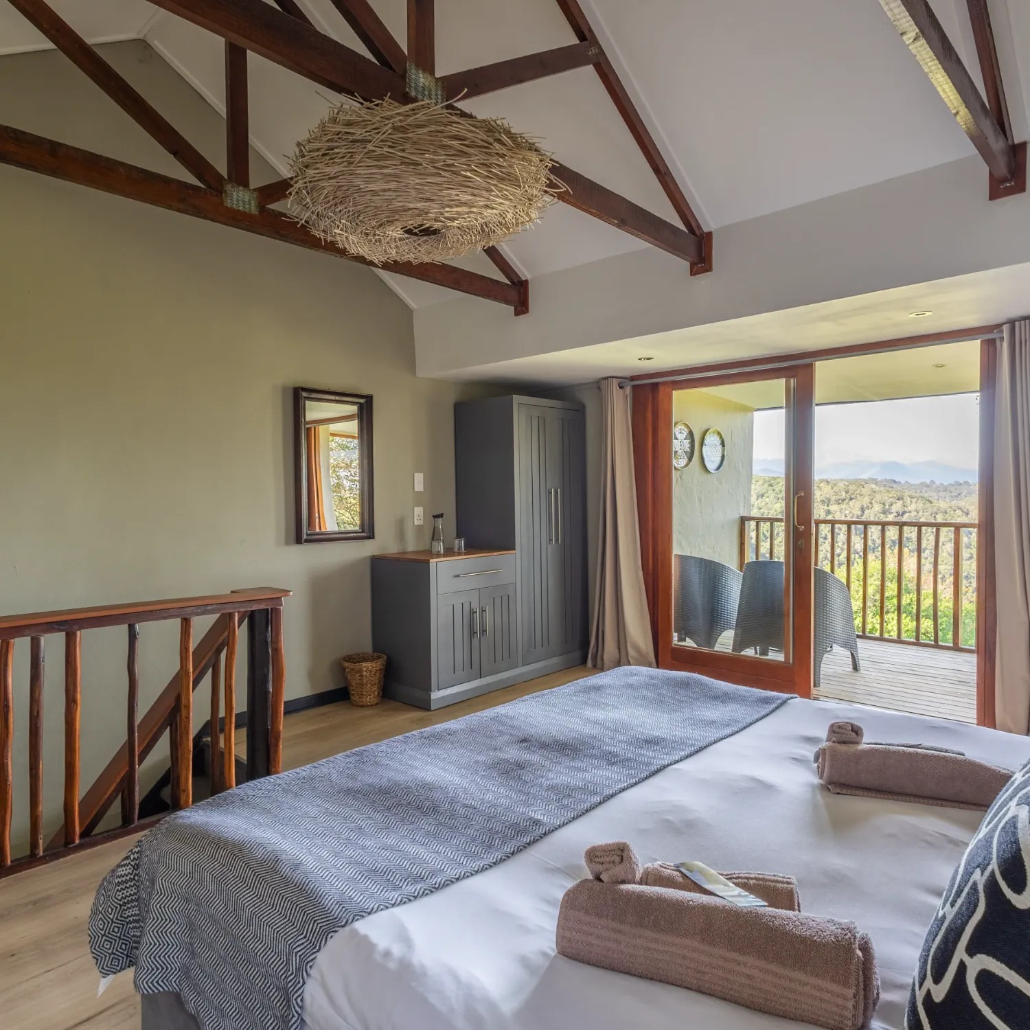 Hog Hollow Country Lodge - Image 4