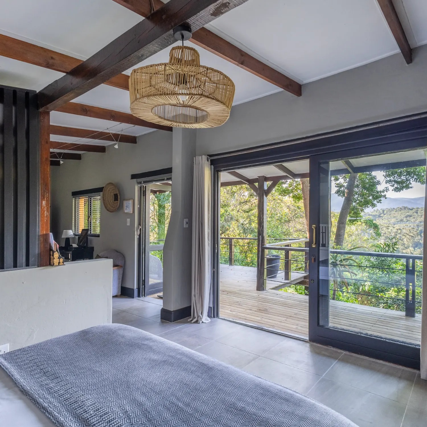 Hog Hollow Country Lodge - Image 3