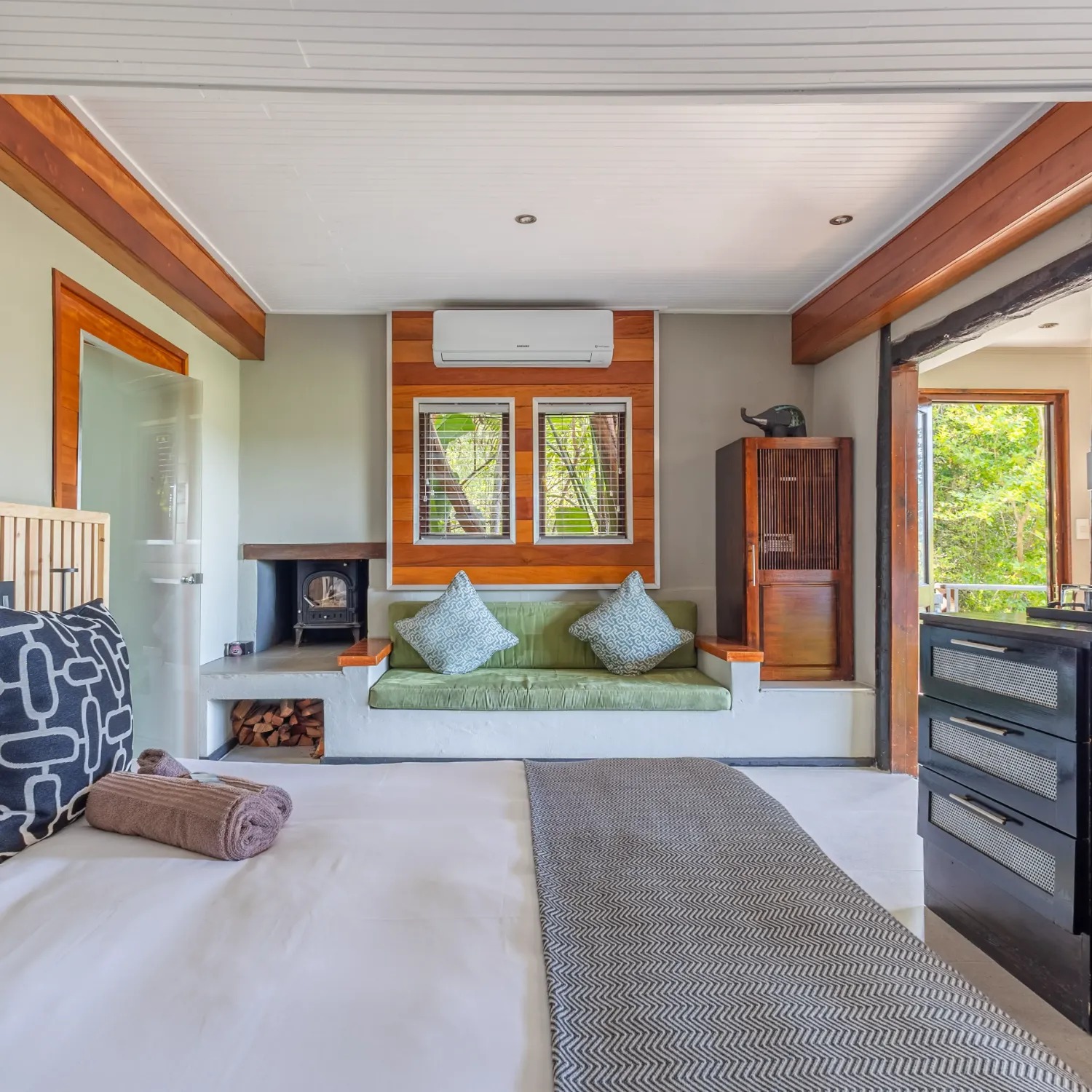 Hog Hollow Country Lodge - Image 5
