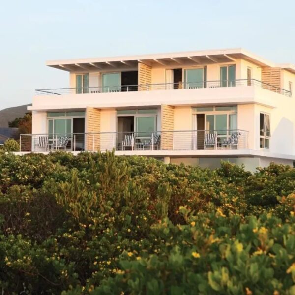 One Marine Drive Boutique Hotel - Image 12