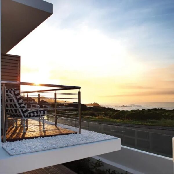 One Marine Drive Boutique Hotel - Image 3