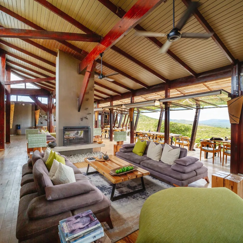 Rhino Ridge Safari Lodge